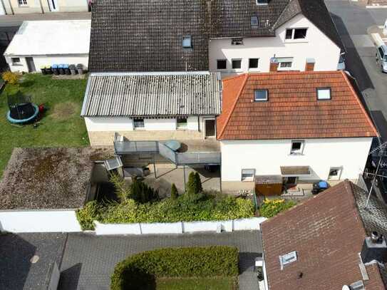 WOHNGENUSS IM STADTZENTRUM - Einzigartiges Einfamilienhaus mit Einlieger-Whg, Garage und Innenhof