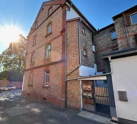 Mehrfamilienhaus mit Gewerbeeinheit