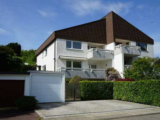 6-Zi-Doppelhaushälfte mit Kamin & Gartenteich – frisch renoviert