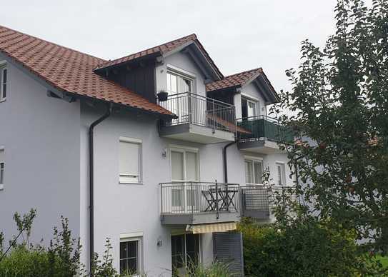 Freundliche 2-Zimmer-Dachgeschosswohnung mit geh. Innenausstattung mit Balkon und EBK in Hofkirchen