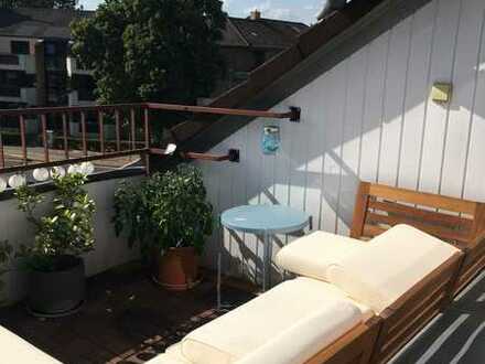 Gepflegte 2-Zimmer Dachgeschosswohnung mit Balkon in ruhiger Lage