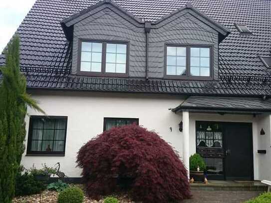 Schöne, geräumige zwei Zimmer Wohnung in der Monheimer Altstadt Nähe Marienburg