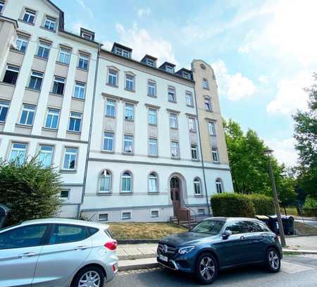 Renovierte 3 Raum Wohnung im 3.OG mit Balkon und Aufzug, Nähe Klinikum zu vermieten