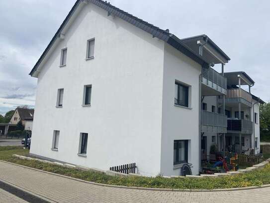 Neue 3-Zimmer-Wohnung mit Balkon und Blick auf den Teutoburger Wald in Halle!