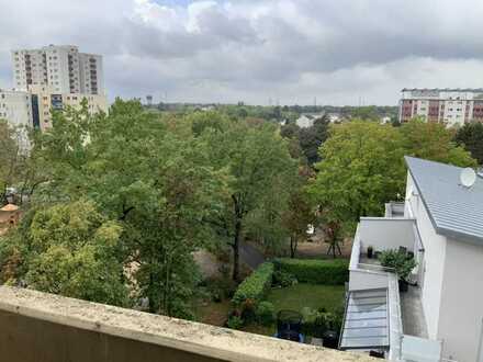 Gut geschnittene 3-Zimmer-Wohnung mit Balkon und Einbauküche in Hanau