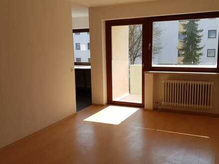 Tolle 2 Zimmer Wohnung mit Einbauküche + Balkon und Abstellkammer + kleiner Kellerraum