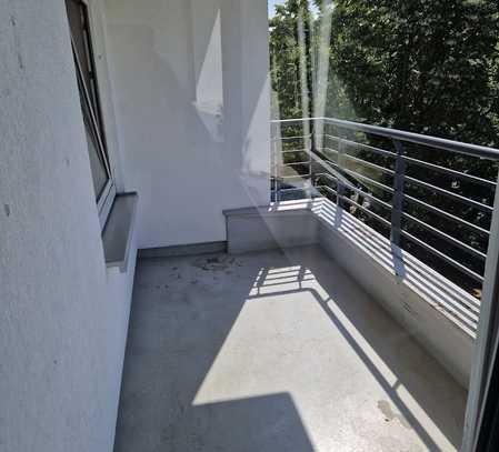 Helle 2- Zimmerwohnung mit Balkon