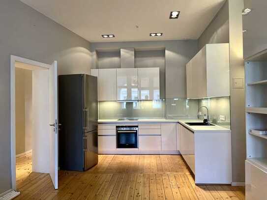 Berlin-Wilmersdorf - BEZUGSFREI Modernisierte 4-Zimmer - Wohnung ca. 93 m² nahe Ludwigkirchplatz