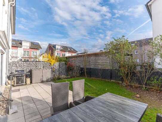 Gepflegtes, helles Einfamilienhaus, großzügig mit Garten und Carport im Hennefer Siegb