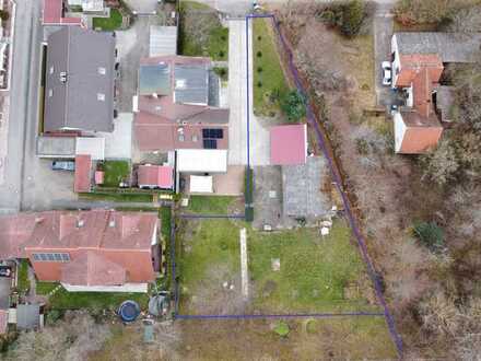 Baugrundstück mit Doppelhaus in Planung