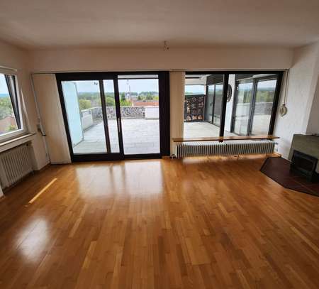 Attraktive 3-Zimmer-Penthouse-Wohnung mit großer Südterrasse in Düren