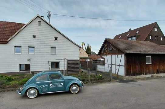 Älteres Haus mit 8 Zimmer, 342 m² Wfl.-/Nfl. - Optional Geräteschuppen und 3 Garagen erwerbbar