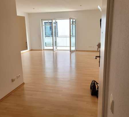 1-Zi-Apartment, Seniorenresidenz ( ab 60 Jahren ) im 1. OG, barrierefrei, Balkon, EBK