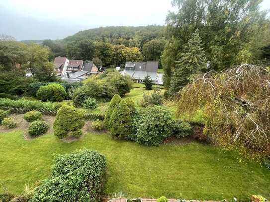 Ruhige Dachgeschosswohnung mit traumhaftem Ausblick ins Grüne – Alsdorf, Osterfeldstraße 128