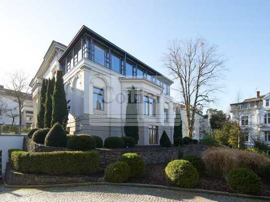 ABSOLUTE SELTENHEIT: Traumhafte freistehende Altbau-Villa in Top-Lage