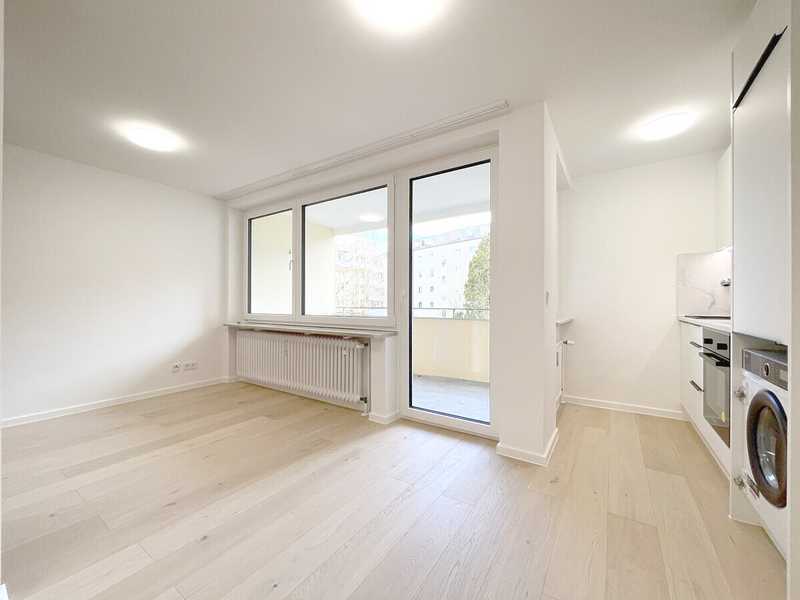 Wettersteinplatz "Absolut ruhig" im grünen Innenhof Ganz neu renoviert 1,5 Zi.-Balkon-Whg. mit Küche