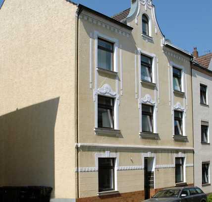 Bochum - Nähe Bergmannsheil: Helle 2 Raum Wohnung mit Terrasse