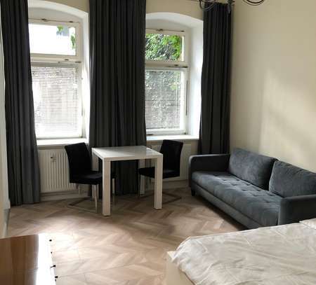 Vollständig renovierte 1-Zimmer-Wohnung mit EBK in Dunckerstraße, Berlin