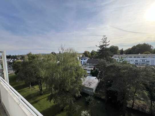 Schöne und helle 1-Zimmer-Wohnung mit Balkon, Keller und Tiefgaragenstellplatz in Bonn