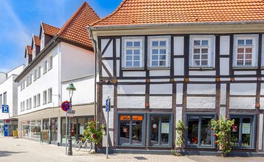 Großzügige Wohnung mit Balkon- auch für eine WG geeignet- zentral in der Altstadt von Soest!