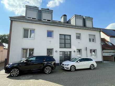 Exklusive 3 Zi.-Wohnung mit großem Balkon, Garten und Stellplatz in bevorzugter Lage von D-Angermund