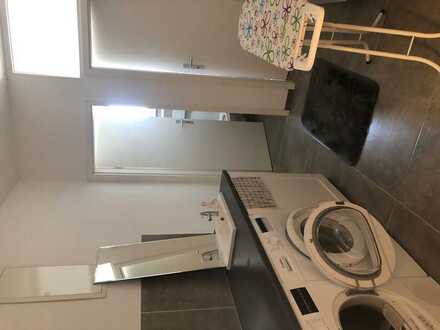 Möbliertes 16qm Zimmer in frisch renovierter Wohnung, Möhringen, Stuttgart