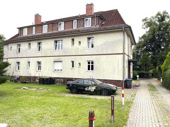 Kleinmachnow: Mehrfamilienhaus zur Sanierung! 6 Wohnungen