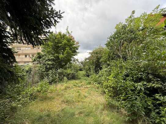 Idyllisches, unbebautes Grundstück in ruhiger Citylage