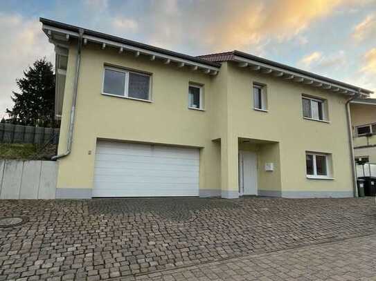 NEUWERTIGES FREIST. EFH MIT DO-GARAGE UND FERNSICHT! NEWER FREEST. HOUSE WITH DOUBLE GARAGE AND VIEW