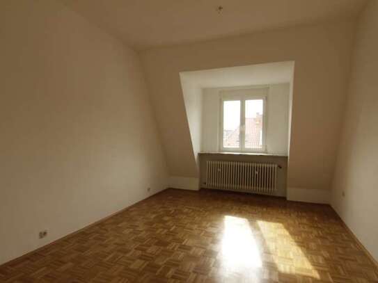 ***SCHÖNE 2 ZIMMER DACHGESCHOSSWOHNUNG***