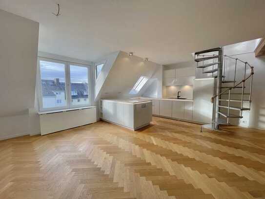 Wunderschöne Maisonette-Dachgeschoßwohnung in Sachsenhausen mit Blick auf die Skyline & das Grüne