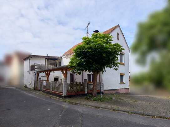 Klein, aber mein! Handwerkerhaus im Dornröschenschlaf