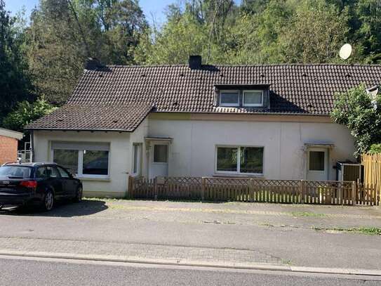 Ansprechende 2-Zimmer-Wohnung mit Einbauküche in Bergisch Gladbach