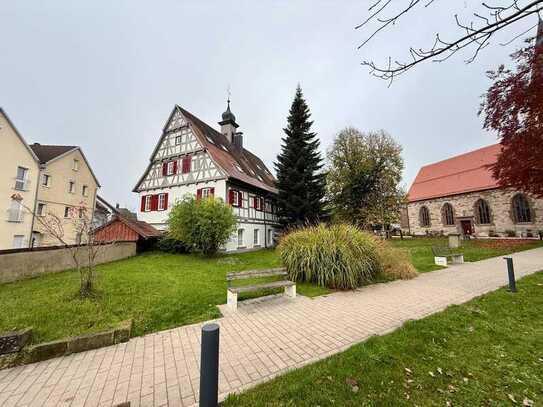 Wunderschöne 2-Zimmer-Wohnung in historischem Gebäude