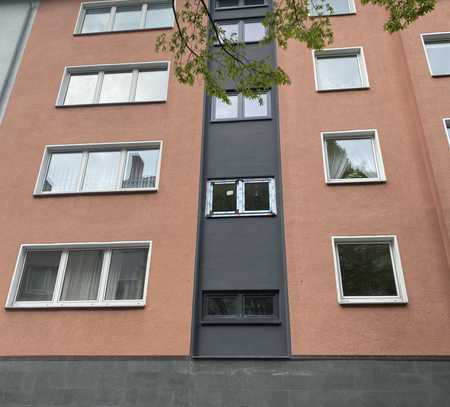 Freundliche und modernisierte 3-Raum-Wohnung mit Balkon in Dortmund