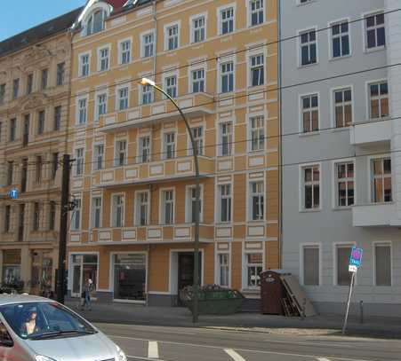 Stuckaltbau im Kastanienkiez mit Terrasse