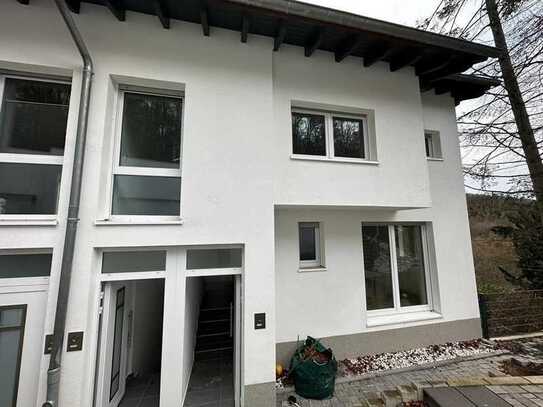 *** luxuriöse 4 Zimmer* Maisonettewohnung mit Balkon**