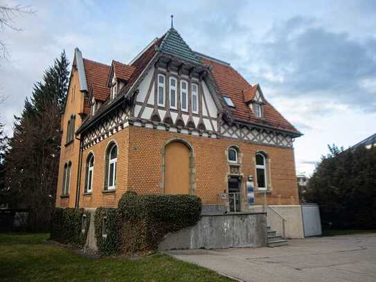 Außergewöhnliches Bürogebäude in zentraler Lage zu vermieten