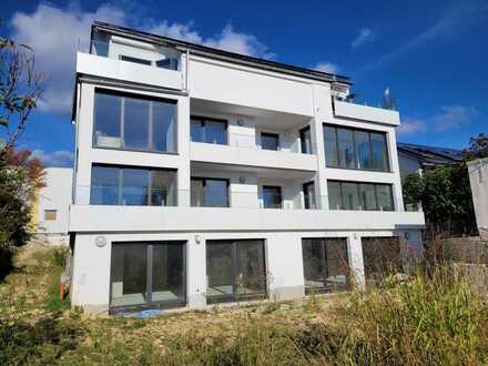 Moderne, neuwertige 2,5-Zimmer Terrassenwohnung mit Gartenbereich in Amberg