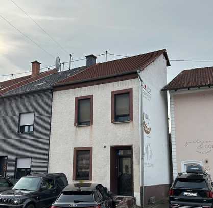 Einseitig angebautes Einfamilienhaus in Neuforweiler