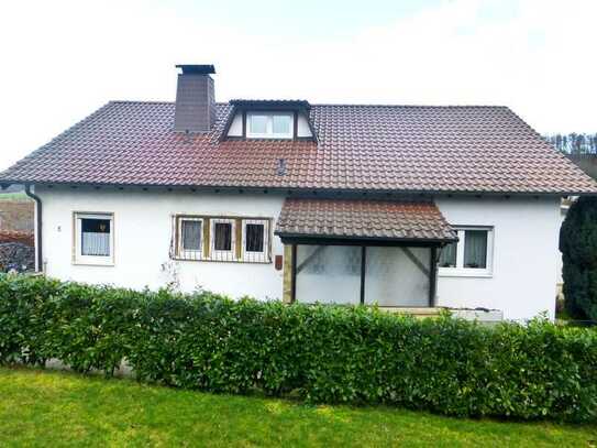 Einfamilienhaus mit Garten, Garage und Fernsicht in Sippersfeld!