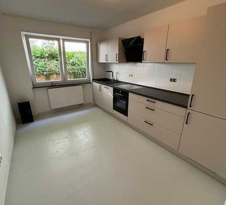 Stylish 3-bedroom apartment, newly renovated, and fully new kitchen in Kaiserslautern