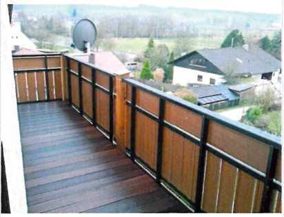                                                               2-Zimmer Dachgeschosswohnung mit Balkon und Garage in Furth                                                       in Furth (Landshut)