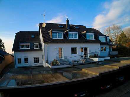 extravagante, lichtdurchflutete 2 Zimmer-Maisonette mit Balkon in Menzlingen