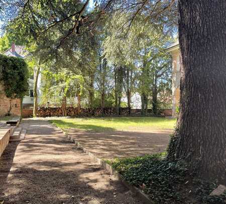 Großzügiges Wohnen mit Terrasse und Garten