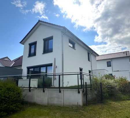 Wohnen in Feldrandlage - Vermietete Doppelhaushälfte in Neustadt i.H.