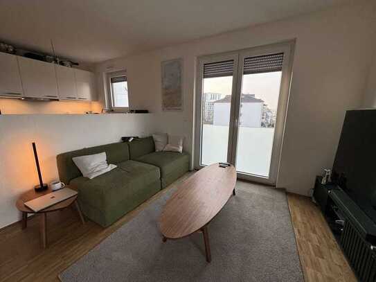 2-Zimmer-Wohnung mit Balkon, EBK, Garage Stellplatz und Keller in Langen