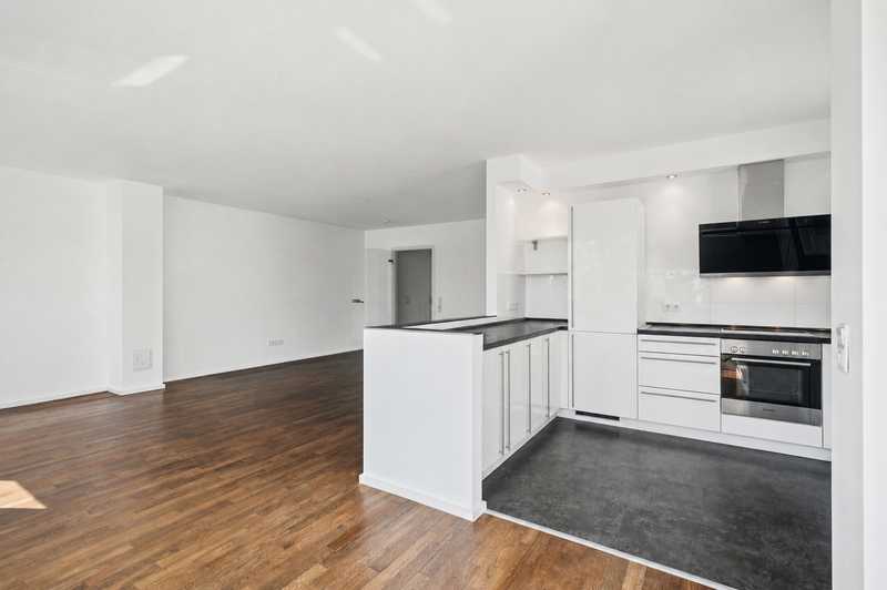                                                               Stilvoll gestaltete, lichtdurchflutete Drei-Zimmer-Wohnung mit idyllischem Blic&hellip;                                                       in Bergen-Enkheim (Frankfurt am Main)