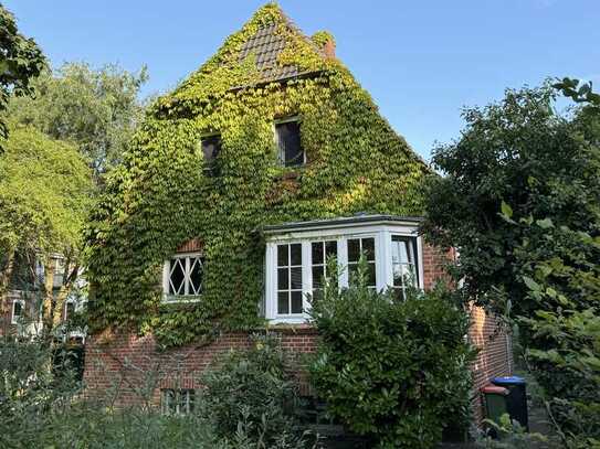 Preiswertes 5-Zimmer-Haus mit EBK in Hamburg Langenhorn, Gartensiedlung Siemershöhe