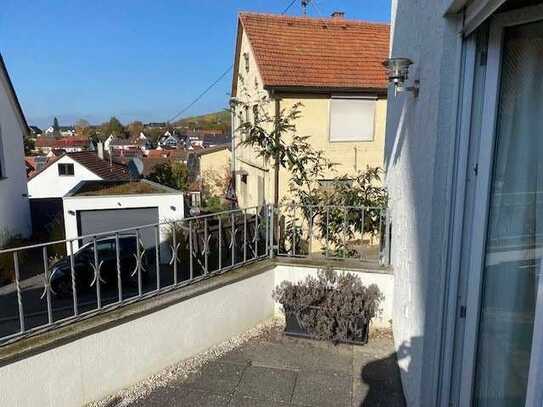 Statt einer Wohnung dieses heimelige Doppelhaus in Weinstadt.
Wohnen und leben im Weinort Schnait.